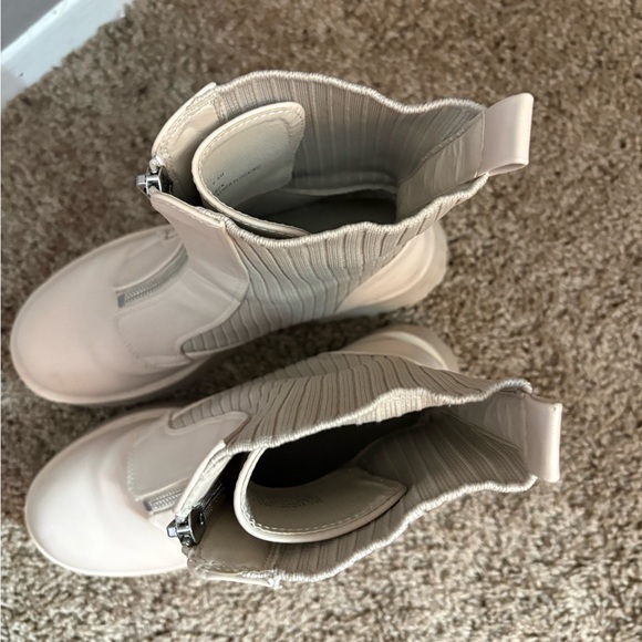 Madden Girl Cream Combat Boots - Picture 4 of 8